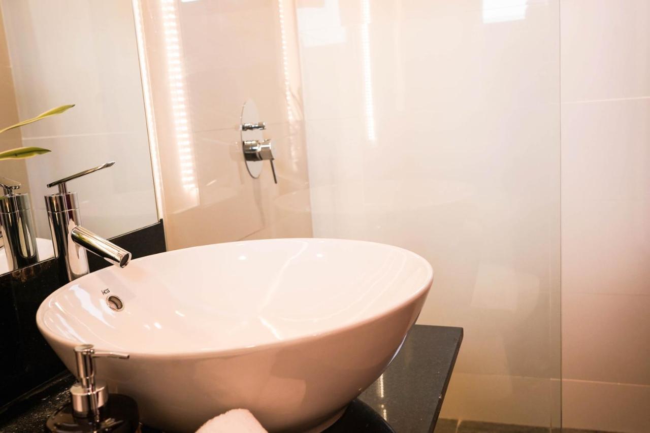 Unwnd Boutique Hotel Makati マカティ エクステリア 写真